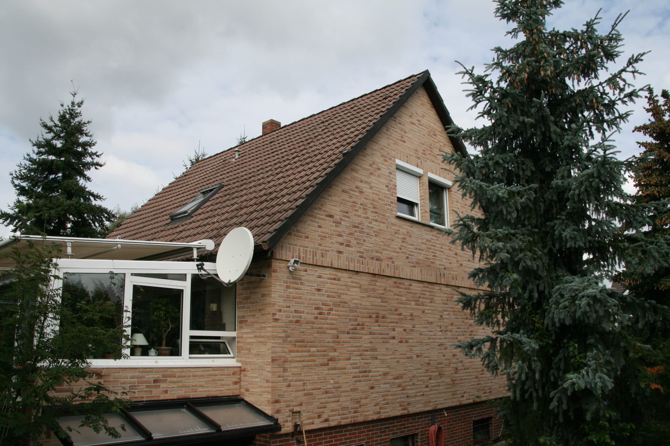 Klinkerfassade in Sand-Beige — Warm und zeitlos für klassische Giebel