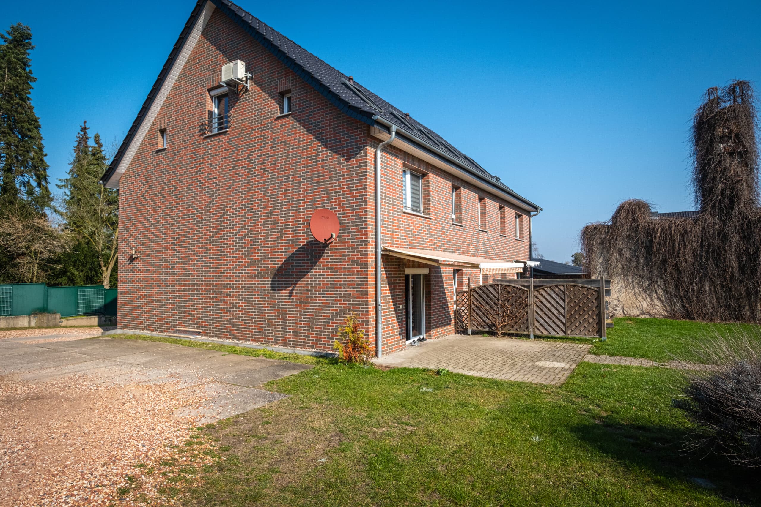 Haus verklinkern lassen — Kosten, Vorteile, Lebensdauer